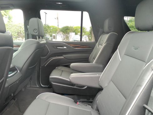 Certified 2024 Cadillac Escalade Premium Luxury AWD/4WD image 16