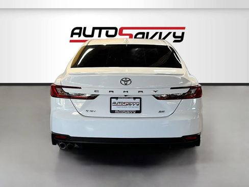 Used 2025 Toyota Camry SE FWD image 6
