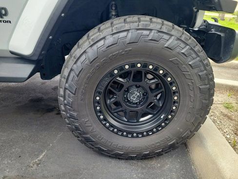 Used 2023 Jeep Gladiator Overland w/ Popular Equipment Package AWD/4WD image 2