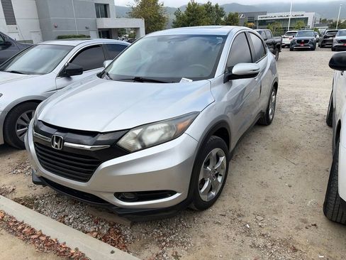 Used 2016 Honda HR-V EX image 4