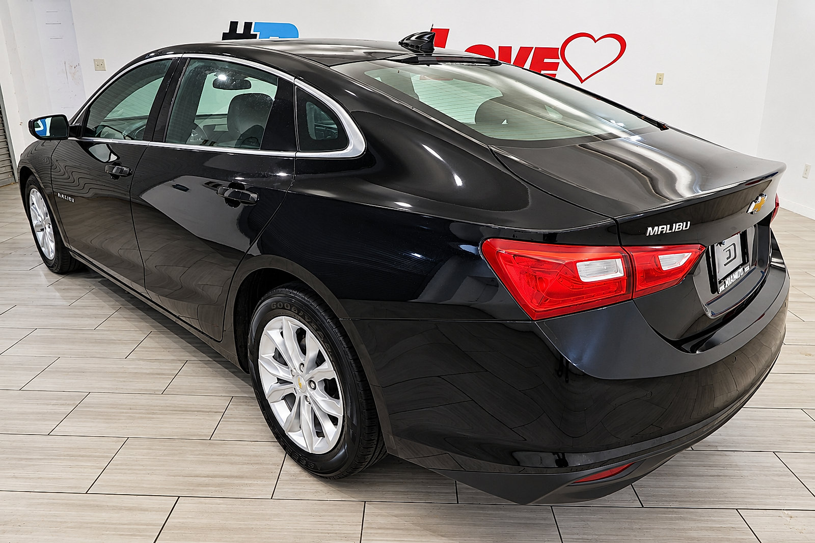 Used 2024 Chevrolet Malibu LT FWD image 3