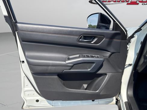 Used 2024 Nissan Pathfinder Rock Creek AWD/4WD image 21