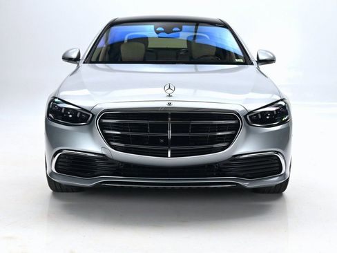 Used 2023 Mercedes-Benz S 580 4MATIC Sedan image 2