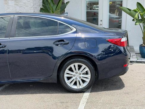Used 2014 Lexus ES 350 w/ Premium Package FWD image 11