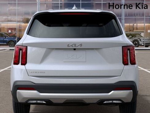 New 2025 Kia Sorento LX image 13