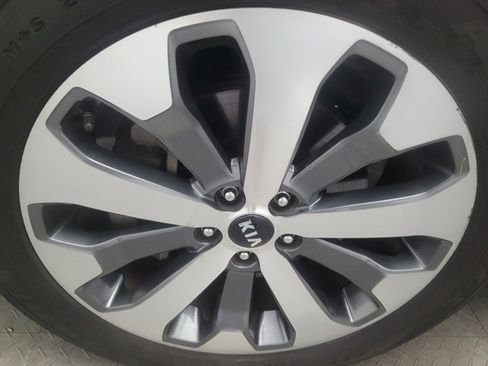 Used 2020 Kia Telluride S FWD image 31