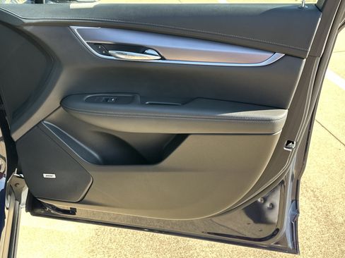 Used 2024 Cadillac XT6 Luxury w/ LPO, Floor Liner Package AWD/4WD image 15