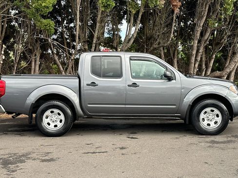 Used 2021 Nissan Frontier SV w/ SV Utility Package AWD/4WD image 3