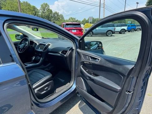 Used 2018 Ford Edge SEL w/ Equipment Group 201A AWD/4WD image 16