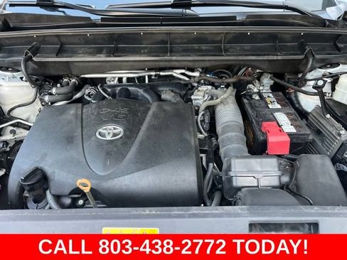 Used 2020 Toyota Highlander XLE FWD image 36