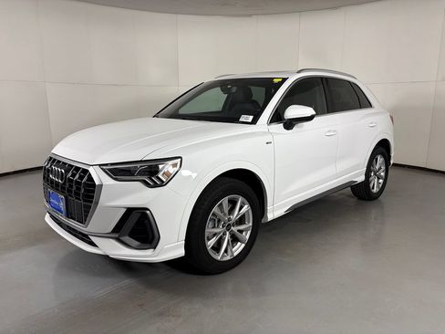 Used 2024 Audi Q3 2.0T Premium AWD/4WD image 4