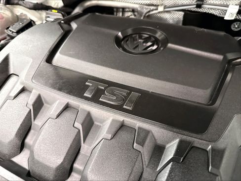 Used 2020 Volkswagen Tiguan SE R-Line FWD image 34
