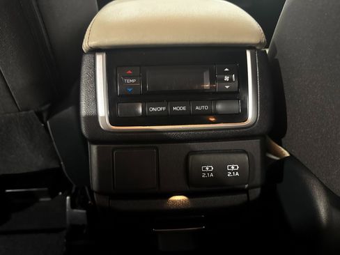 Used 2021 Subaru Ascent Premium w/ Convenience Package image 38