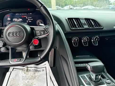 Used 2017 Audi R8 V10 image 17