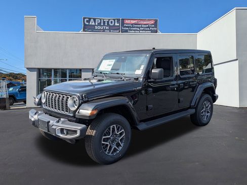 New 2025 Jeep Wrangler Sahara image 7