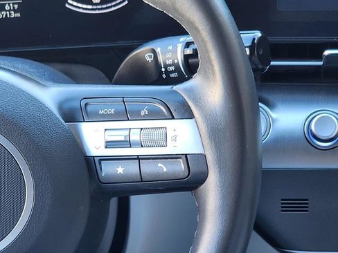 Used 2025 Hyundai Kona SEL image 17