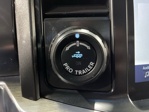 Used 2022 Ford F150 Lariat image 27