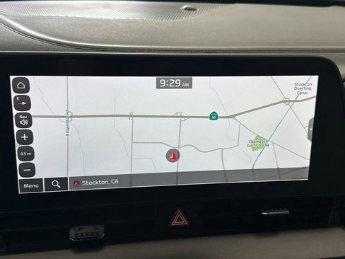 Used 2024 Kia Sportage EX image 18