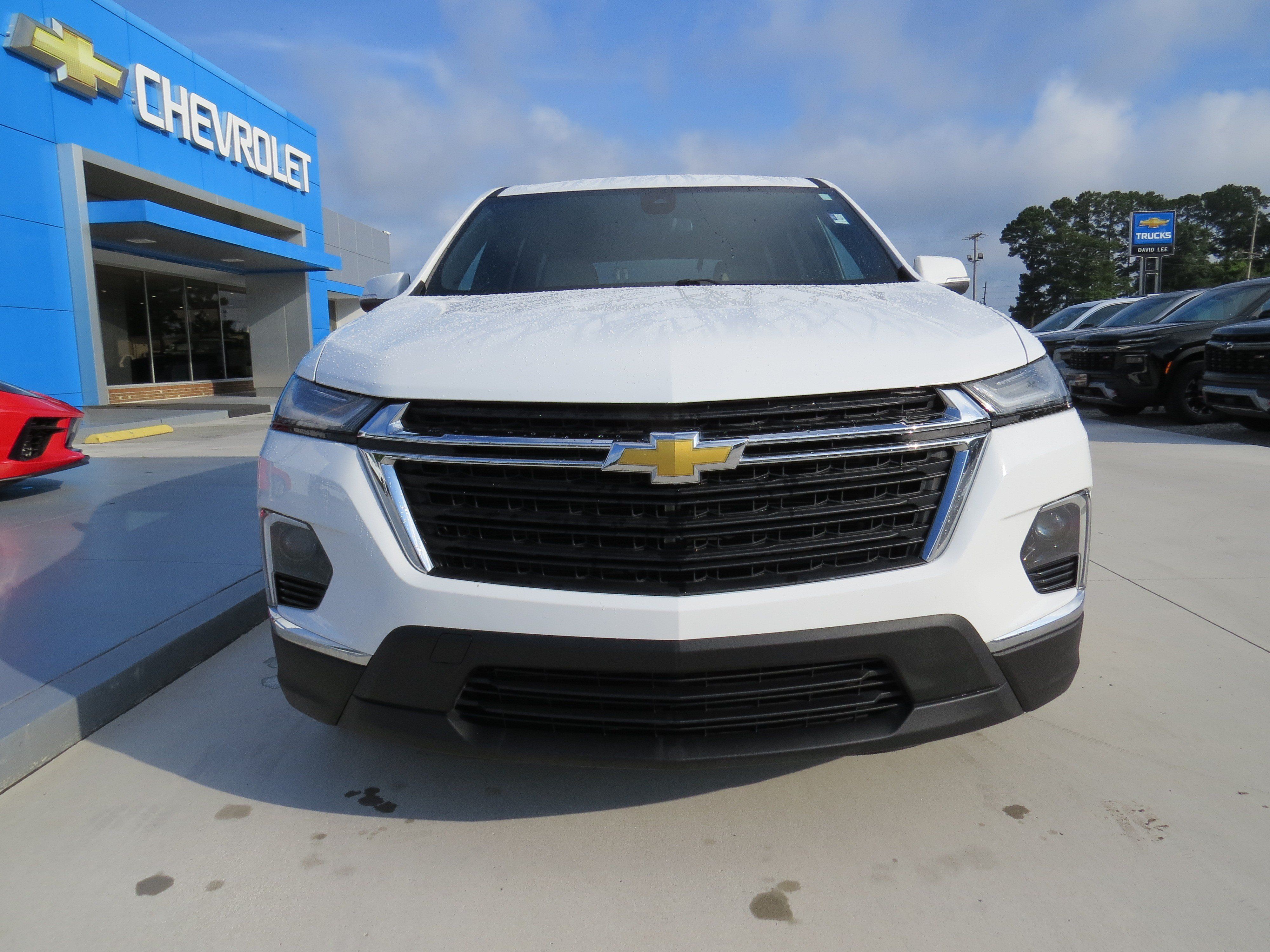 Used 2023 Chevrolet Traverse LS AWD/4WD image 7