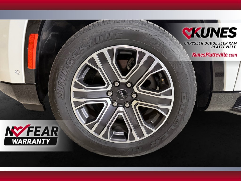 Used 2025 Jeep Wagoneer L Series II AWD/4WD image 1
