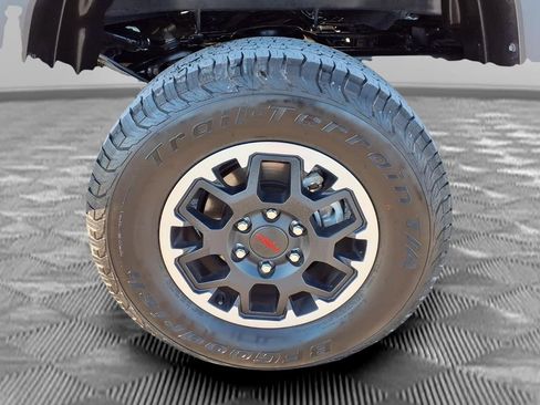 Used 2025 Toyota Tacoma TRD Off-Road image 21