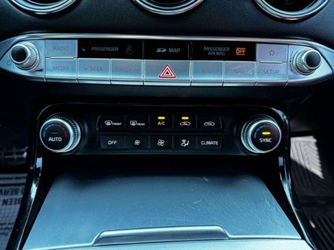 Used 2020 Kia Stinger GT2 image 30