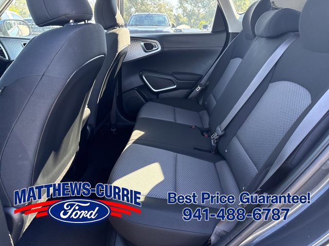 Used 2025 Kia Soul LX w/ LX Technology Package FWD image 12