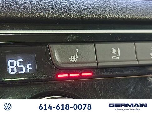 Used 2022 Volkswagen Atlas Cross Sport SEL Premium R-Line image 34