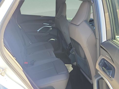 New 2025 Audi Q5 Prestige image 12