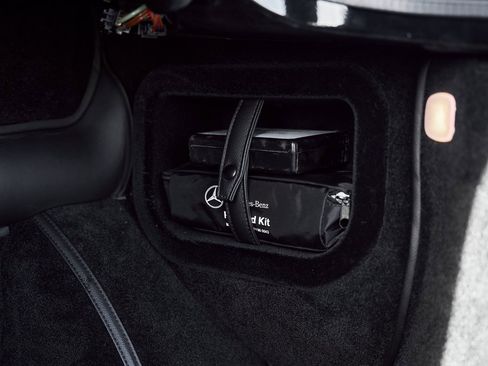 Used 2006 Mercedes-Benz SLR image 30