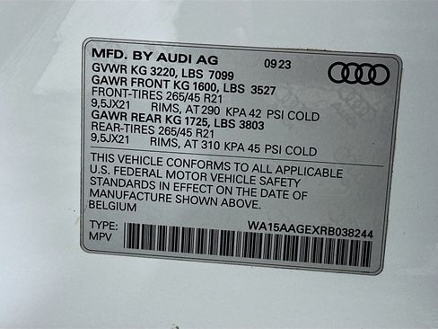 Used 2024 Audi Q8 e-tron Premium Plus w/ Premium Plus Package image 37