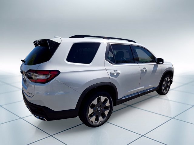 New 2026 Honda Pilot Touring image 4