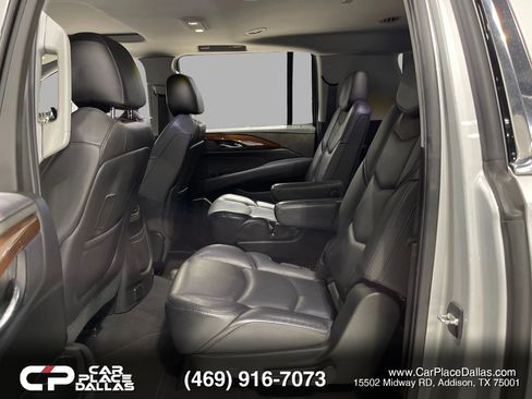 Used 2020 Cadillac Escalade ESV Luxury RWD image 24