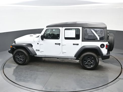 Used 2023 Jeep Wrangler Sport image 29