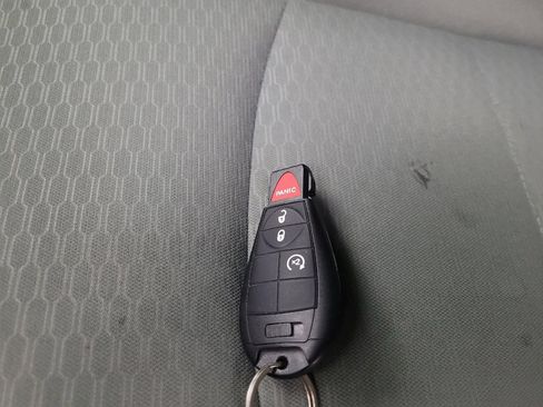 Used 2019 RAM 1500 Classic SLT image 32