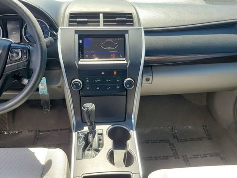 Used 2016 Toyota Camry LE FWD image 20