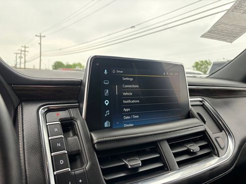 Used 2023 Chevrolet Suburban Premier RWD image 19
