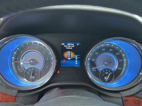 Used 2014 Chrysler 300 AWD w/ Driver Convenience Group image 22