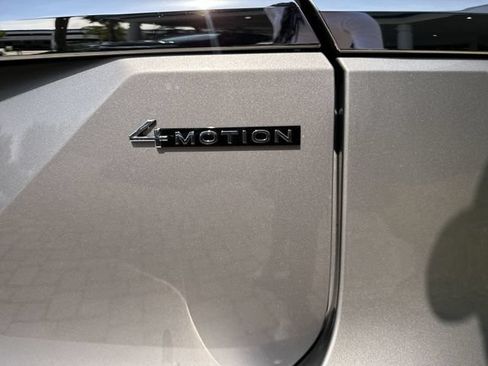 Used 2024 Volkswagen Atlas SEL AWD/4WD image 39
