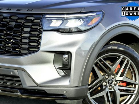 Used 2025 Ford Explorer ST-Line w/ ST-Line Street Pack image 3