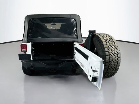 Used 2015 Jeep Wrangler Unlimited Sport w/ Quick Order Package 24S AWD/4WD image 29