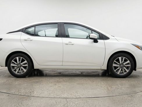 Used 2025 Nissan Versa SV image 11