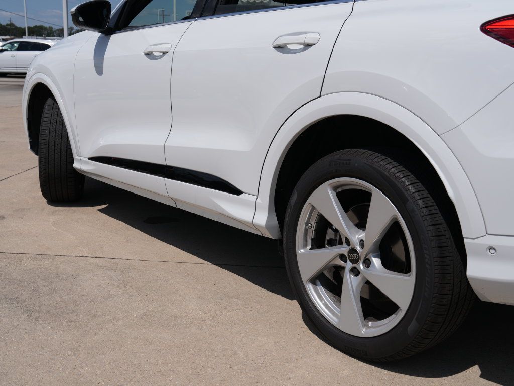 Used 2025 Audi Q5 Premium Plus w/ Premium Plus AWD/4WD image 12