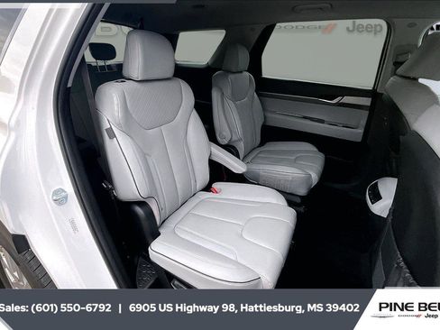 Used 2025 Hyundai Palisade SEL image 20