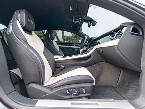Used 2024 Bentley Continental GT image 30