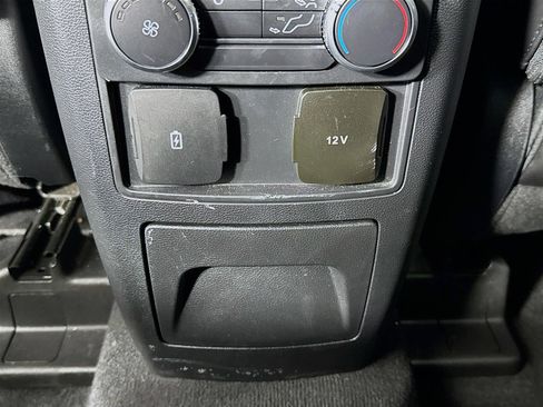 Used 2022 Ford Explorer XLT w/ Equipment Group 202A image 25