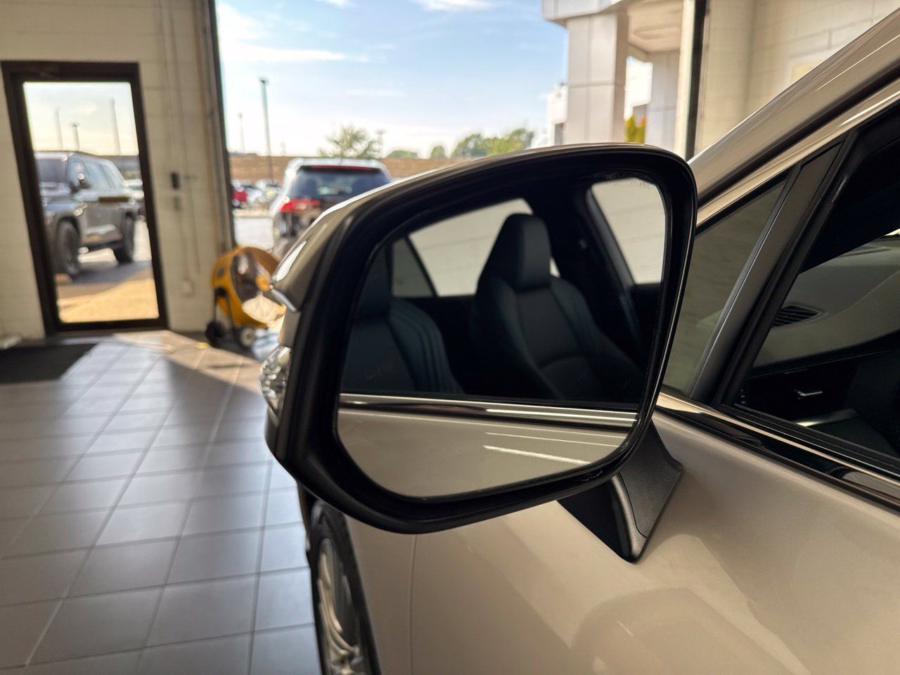 Used 2024 Toyota Venza Limited AWD/4WD image 13