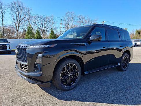 New 2026 INFINITI QX80 4WD image 2