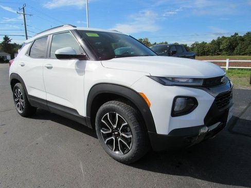 Used 2023 Chevrolet TrailBlazer ACTIV w/ Sun and Liftgate Package image 6