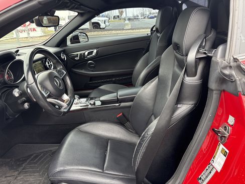 Used 2017 Mercedes-Benz SLC 300 image 32